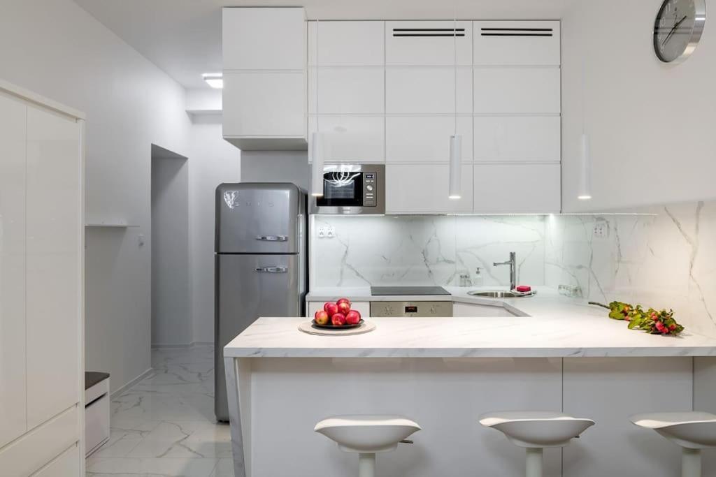 Charming Apartment In Calm And Central Area Krakow Luaran gambar