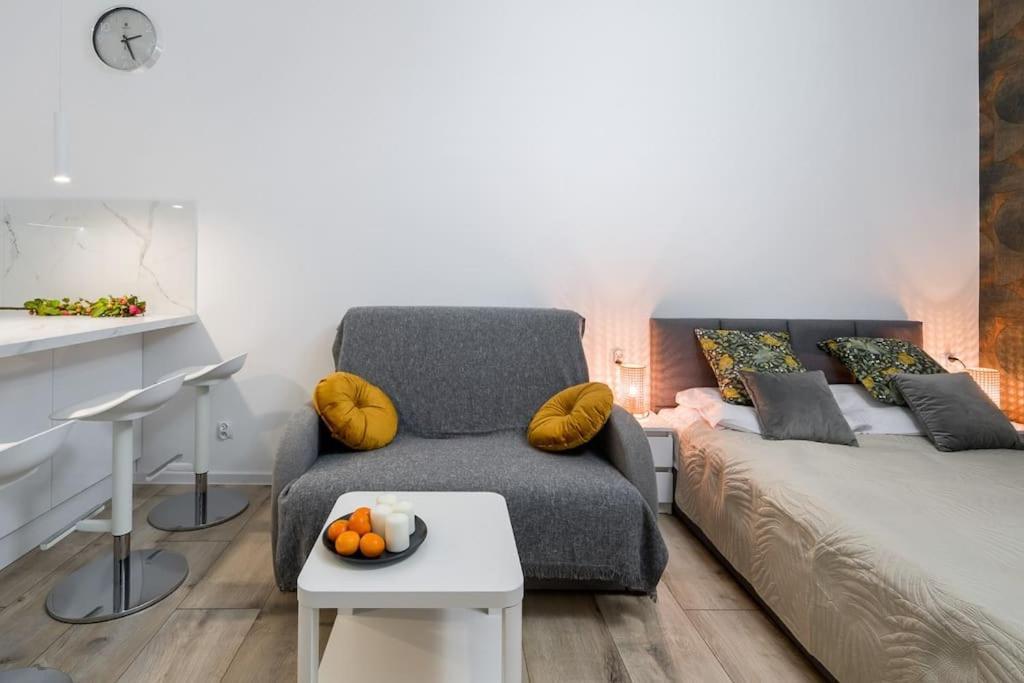 Charming Apartment In Calm And Central Area Krakow Luaran gambar